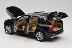 Volvo XC90 Onyx Black Paudi Model 1:18 9430842 Métal Moulé — image 5 sur 8