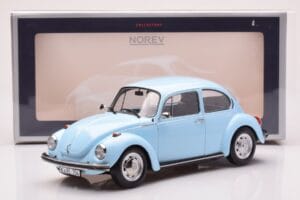 Volkswagen Beetle 1303 Bleu Clair Norev 1:18 188532 Métal Moulé — image 6 sur 6
