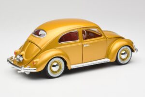 Volkswagen Beetle Or Bburago 1:18 3361 Métal Moulé — image 3 sur 8