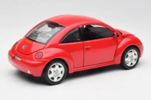 Volkswagen New Beetle Rouge Bburago 1:18 8185108 Métal Moulé — image 3 sur 8