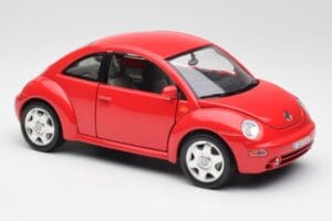 Volkswagen New Beetle Rouge Bburago 1:18 8185108 Métal Moulé — image 6 sur 8