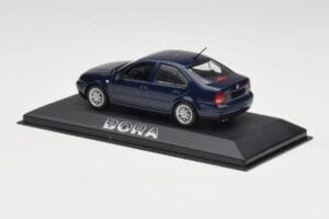 Volkswagen Bora Ocean Bleu Minichamps 1:43 8198223B Métal Moulé — image 3 sur 4