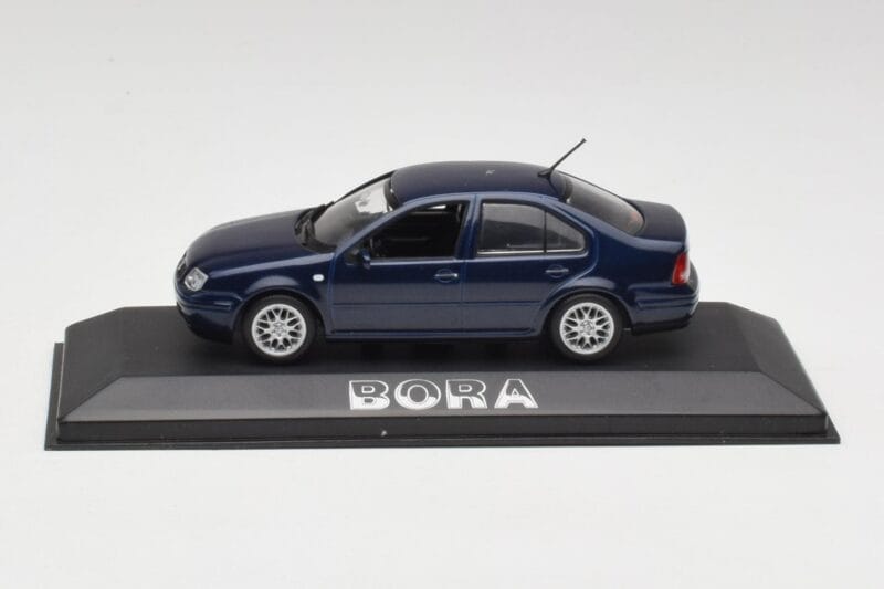 Volkswagen Bora Ocean Bleu Minichamps 1:43 8198223B Métal Moulé