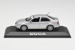 Volkswagen Bora Reflex Argent Minichamps 1:43 81982223S Métal Moulé