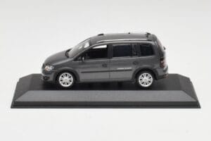 Volkswagen Cross Touran Platinum Gris Minichamps 1:43 400056170 Métal Moulé