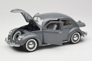 Volkswagen Export Sedan Agave Grey Maisto 1:18 100299 Métal Moulé — image 2 sur 8