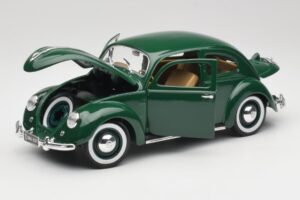Volkswagen Export Berline Beryl Vert Maisto 1:18 31820 Métal Moulé — image 2 sur 8