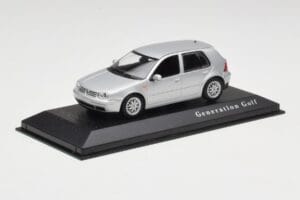 Volkswagen Golf Mk4 Reflex Argent Minichamps 1:43 4527111022 Métal Moulé — image 2 sur 4