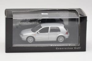 Volkswagen Golf Mk4 Reflex Argent Minichamps 1:43 4527111022 Métal Moulé — image 4 sur 4