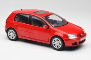Volkswagen Golf Mk5 4-Door Tornado Rouge Bburago 1:18 GOLF001 Métal Moulé — image 6 sur 8