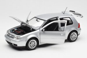 Volkswagen Golf Mk5 GTI Argent Norev 1:18 188570 Métal Moulé — image 2 sur 8
