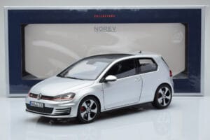 Volkswagen Golf GTI Mk7 Reflex Argent Norev 1:18 188551 Métal Moulé — image 8 sur 8