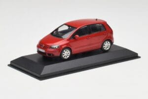 Volkswagen Golf Plus Tornado Rouge Minichamps 1:43 821911110 Métal Moulé — image 2 sur 4