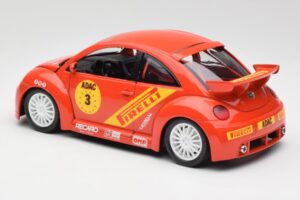 Volkswagen New Beetle Cup Bburago 1:18 3329 Métal Moulé — image 7 sur 8