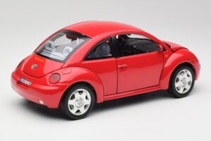 Volkswagen New Beetle Rouge Bburago 1:18 3342 Métal Moulé — image 3 sur 8