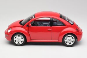 Volkswagen New Beetle Rouge Bburago 1:18 3342 Métal Moulé — image 4 sur 8