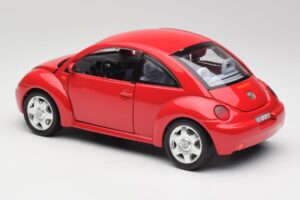 Volkswagen New Beetle Rouge Bburago 1:18 3342 Métal Moulé — image 7 sur 8