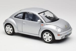 Volkswagen New Beetle Reflex Argent Métallisé Bburago 1:18 3322 Métal Moulé — image 6 sur 8