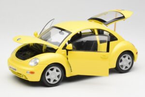Volkswagen New Beetle Jaune Maisto 1:18 37800-M4 Métal Moulé — image 2 sur 8