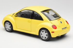 Volkswagen New Beetle Jaune Maisto 1:18 37800-M4 Métal Moulé — image 7 sur 8