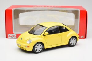 Volkswagen New Beetle Jaune Maisto 1:18 37800-M4 Métal Moulé — image 8 sur 8