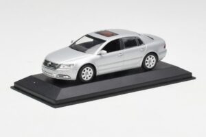 Volkswagen Phaeton Argent Minichamps 1:43 3D0099300A Métal Moulé — image 2 sur 4