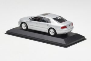 Volkswagen Phaeton Argent Minichamps 1:43 3D0099300A Métal Moulé — image 3 sur 4