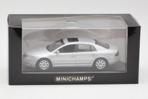Volkswagen Phaeton Argent Minichamps 1:43 3D0099300A Métal Moulé — image 4 sur 4