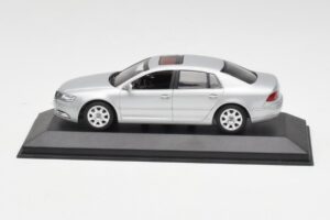 Volkswagen Phaeton Argent Minichamps 1:43 3D0099300A Métal Moulé