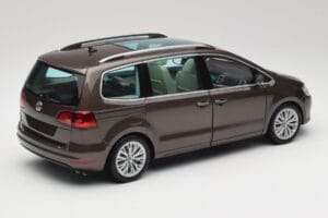 Volkswagen Sharan 7N Brun Chêne Métallique Minichamps 1:18 110051001 Métal Moulé — image 3 sur 8