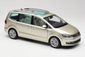 Volkswagen Sharan 7N Reflex Argent Métallique Minichamps 1:18 110051002 Métal Moulé — image 6 sur 8