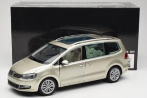 Volkswagen Sharan 7N Reflex Argent Métallique Minichamps 1:18 110051002 Métal Moulé — image 8 sur 8