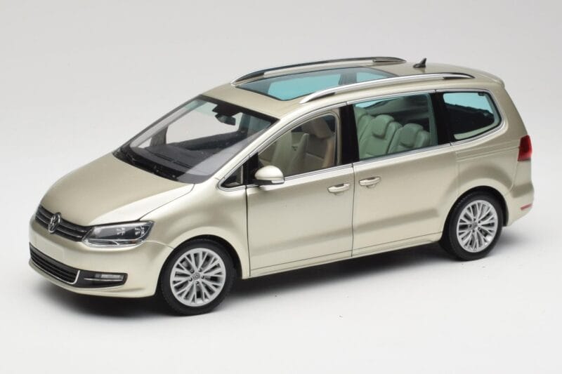 Volkswagen Sharan 7N Reflex Argent Métallique Minichamps 1:18 110051002 Métal Moulé