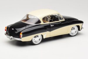 Wartburg 311 Coupé Noir & Beige Revell 1:18 8419 Métal Moulé — image 3 sur 8