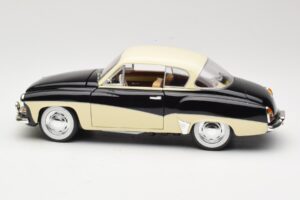 Wartburg 311 Coupé Noir & Beige Revell 1:18 8419 Métal Moulé — image 4 sur 8