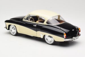 Wartburg 311 Coupé Noir & Beige Revell 1:18 8419 Métal Moulé — image 7 sur 8