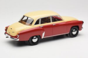Wartburg 311 Dark Red Beige MCG 1:18 MCG18299 Métal Moulé — image 2 sur 6