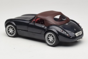 Wiesmann Roadster MF Carbon Black Revell 1:18 WIESMANN001 Métal Moulé — image 6 sur 9