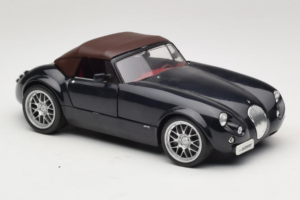Wiesmann Roadster MF Carbon Black Revell 1:18 WIESMANN001 Métal Moulé — image 7 sur 9