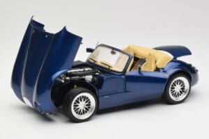 Wiesmann Roadster MF3 Bleu Revell 1:18 08861 Métal Moulé — image 2 sur 8