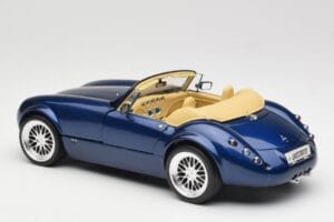 Wiesmann Roadster MF3 Bleu Revell 1:18 08861 Métal Moulé — image 7 sur 8