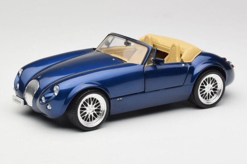 Wiesmann Roadster MF3 Bleu Revell 1:18 08861 Métal Moulé