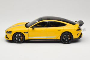 Xiaomi SU7 Ultra Jaune OEM 1:18 BHR9995CN Métal Moulé — image 4 sur 8