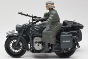 Zundapp KS 750 Side-Car Walkure Schuco 1:10 450651900 Métal Moulé — image 4 sur 7