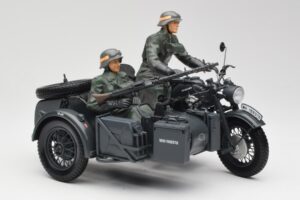 Zundapp KS 750 Side-Car Walkure Schuco 1:10 450651900 Métal Moulé — image 5 sur 7