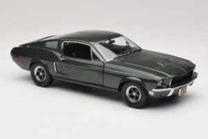 Ford Mustang GT Bullitt avec Figurine Steve McQueen Greenlight 1:18 12885 Métal Moulé — image 6 sur 8