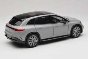 Mercedes EQS SUV X296 Manufaktur Alpine Grey NZG 1:18 B66960591 Métal Moulé — image 3 sur 8