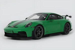 Porsche 911 992.2 GT3 Weissach Package Python Green GT Spirit 1:18 GT576 Résine