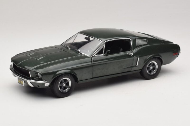 Ford Mustang GT Bullitt avec Figurine Steve McQueen Greenlight 1:18 12885 Métal Moulé