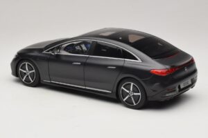 Mercedes EQE V295 Graphite Grey Magno NZG 1:18 B66961108 Métal Moulé — image 4 sur 8